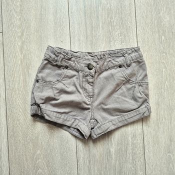 Très joli short beige rayé.  Fille 5 ans. Marque Nky