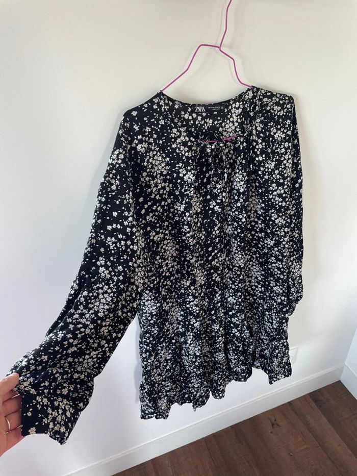 Robe Zara taille xl noire et fleur - photo numéro 2