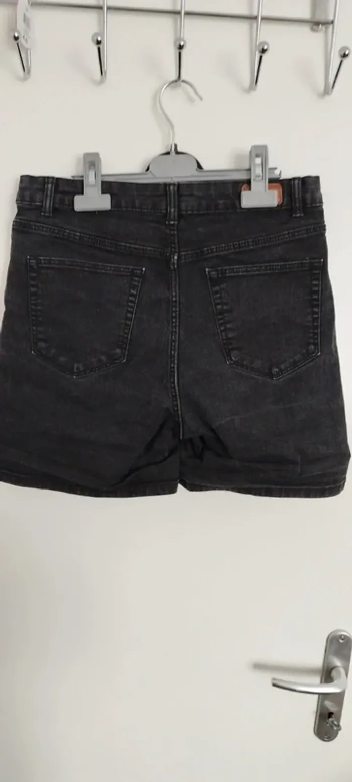 💮🌸 short en jean noir🌸💮 - photo numéro 2