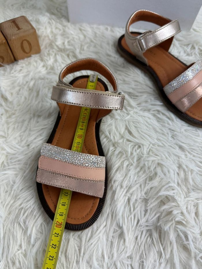 Paire de sandales Babybotte taille 30 - photo numéro 4