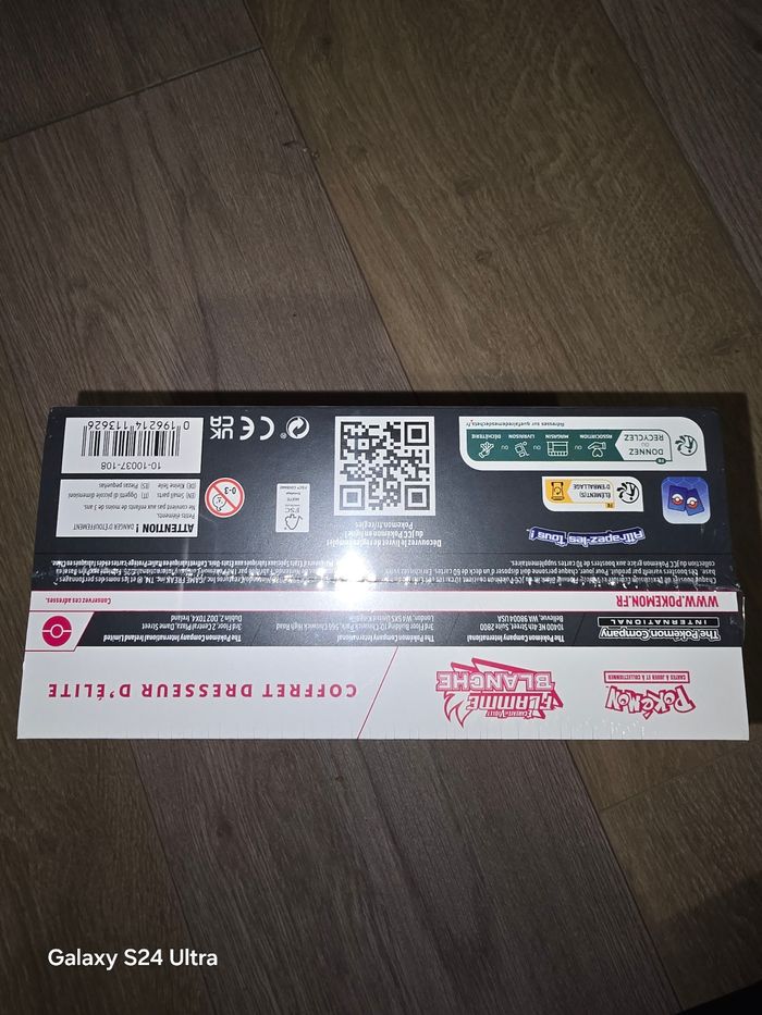 Pokemon coffret dresseur d'élite flamme blanche 10.5 - photo numéro 5