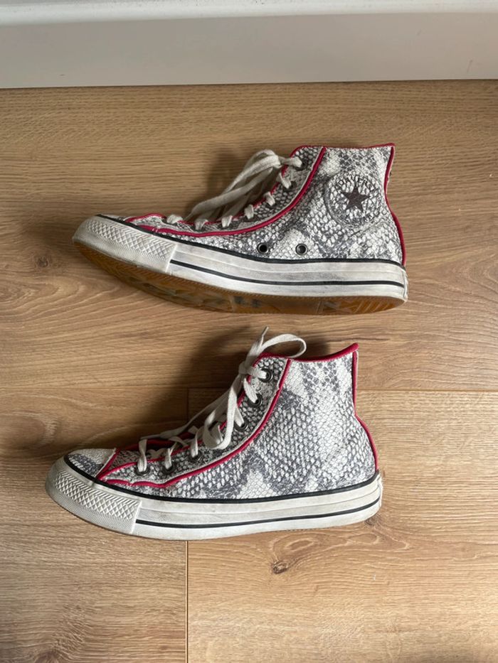 Converse montantes cuir effet serpent – clous et liseré rouge - photo numéro 5