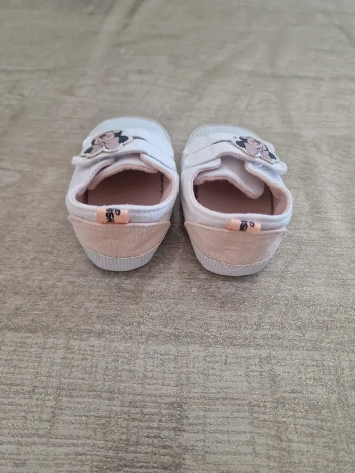 Magnifique chaussons bébé fille Minnie - photo numéro 4