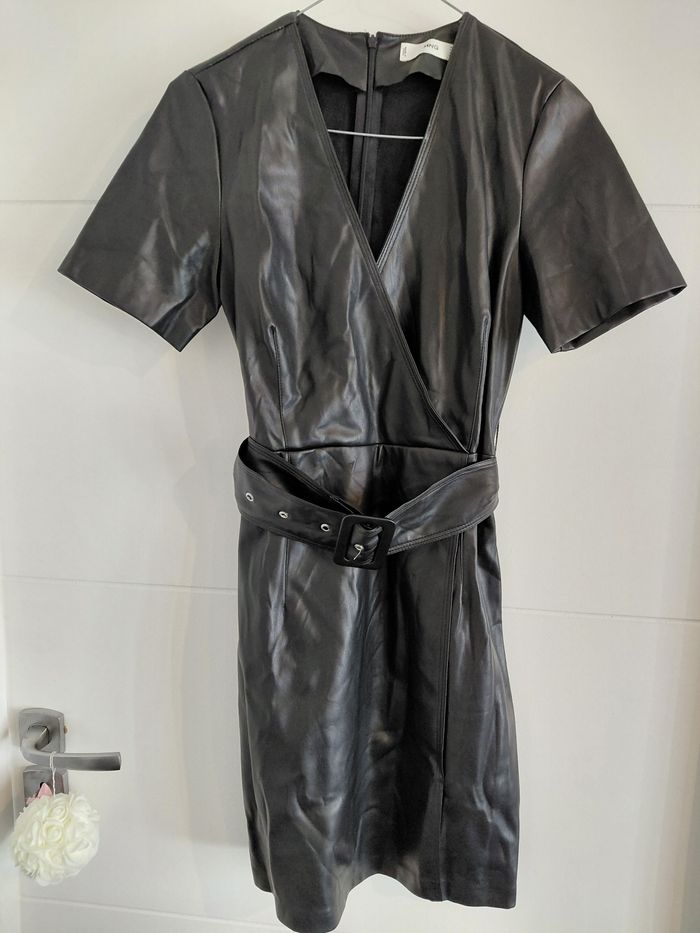 Robe en cuir