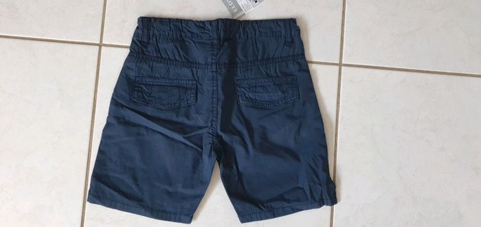 Short garçon 8 ans Neuf LYA - photo numéro 4