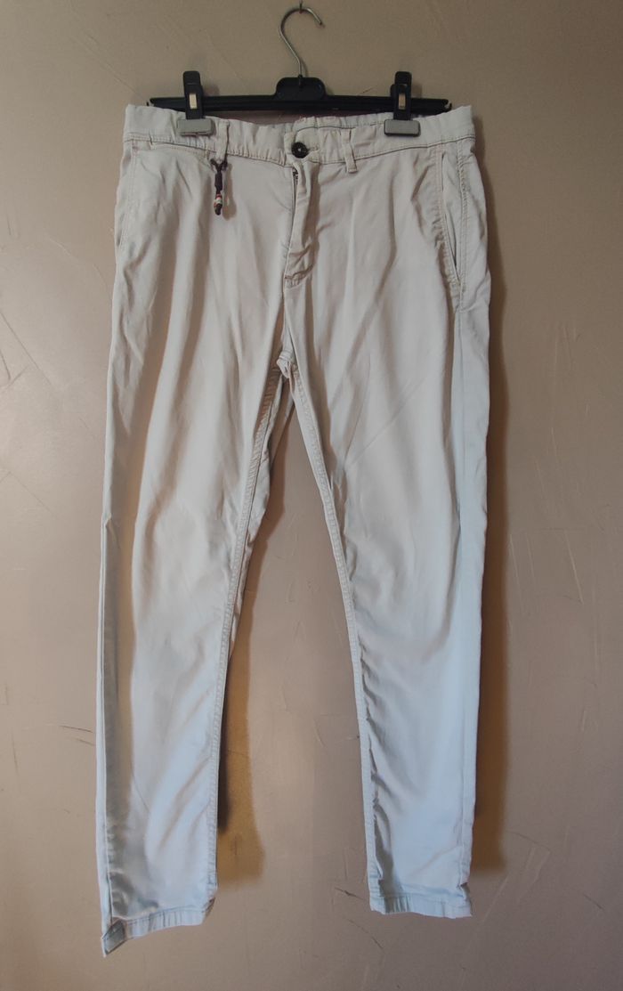 Chino couleur crème Zara taille 40 - photo numéro 1