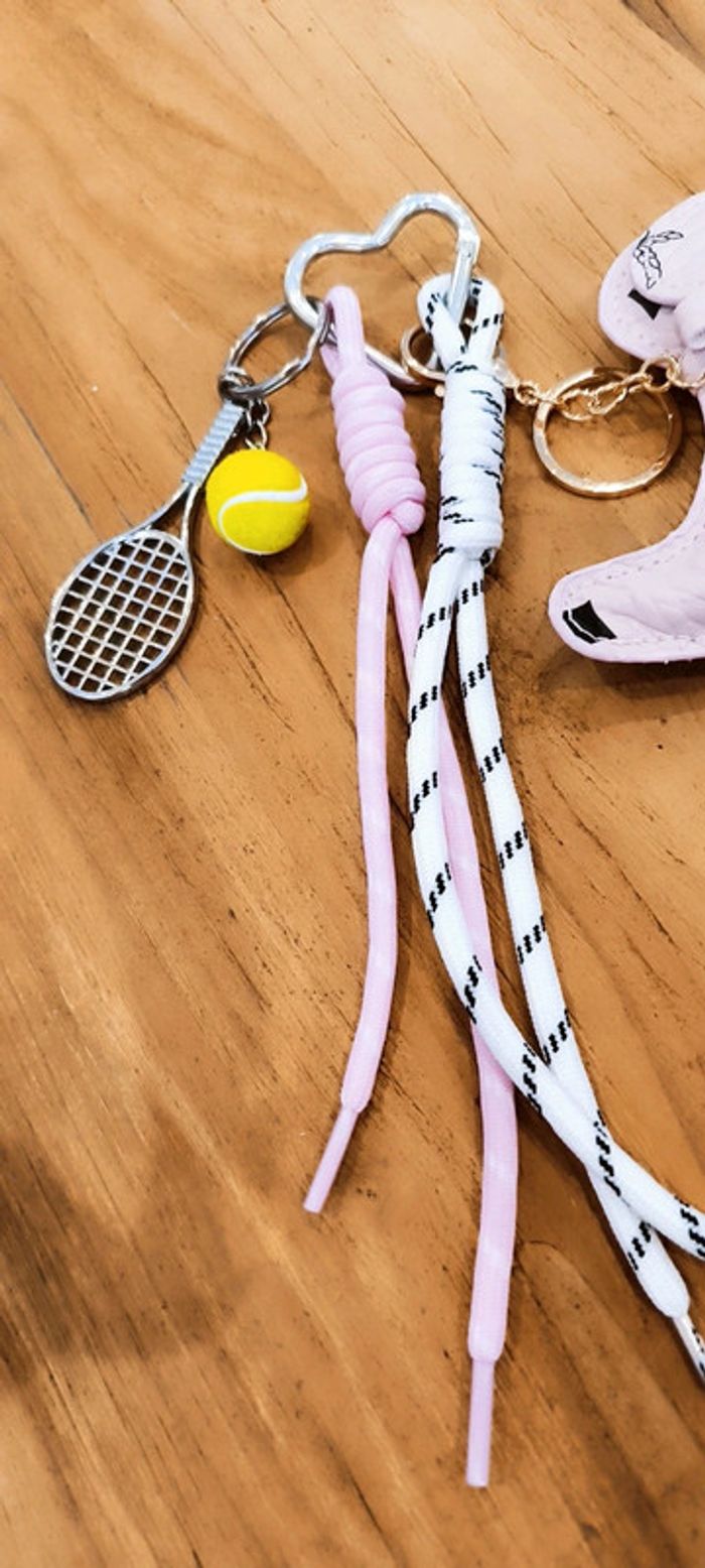 Grigri de sac rose et blanc chien tennis - photo numéro 5