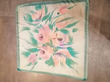 Foulard peint à la main