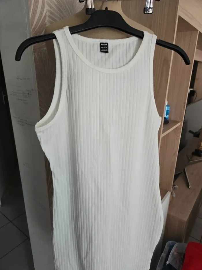 Robe moulante blanche neuve L - photo numéro 2