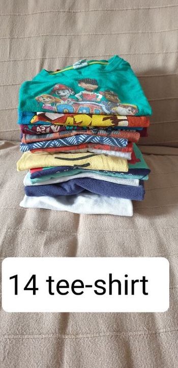 Lot 14 tee-shirts manches courtes 5 ans