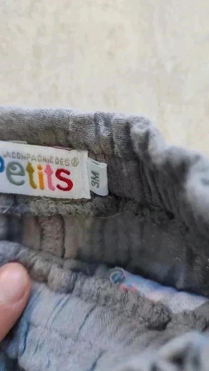 🌟 Sarouel gris léger 3 mois | La Compagnie des Petits | Comme neuf | Réductions sur les lots 🌟 - photo numéro 4