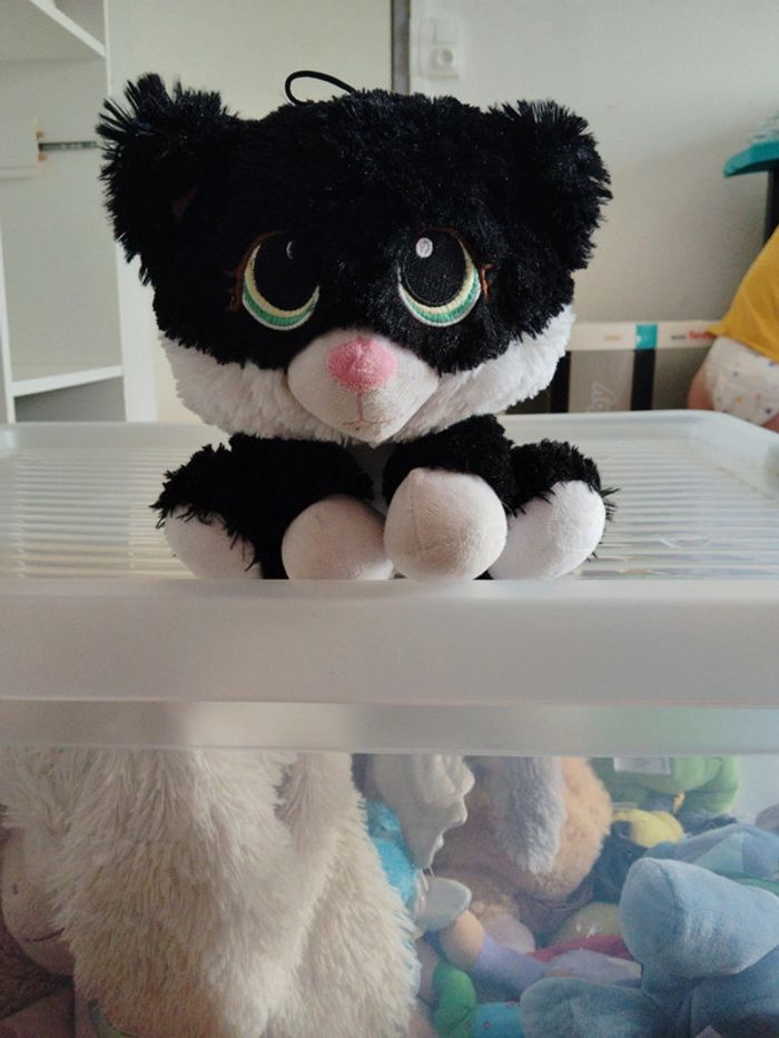 Chat en peluche