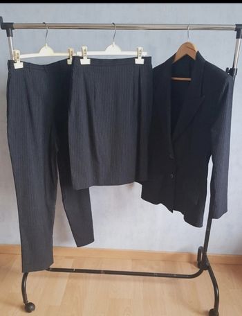 Ensemble tailleur 3 pieces rayé bleu marine