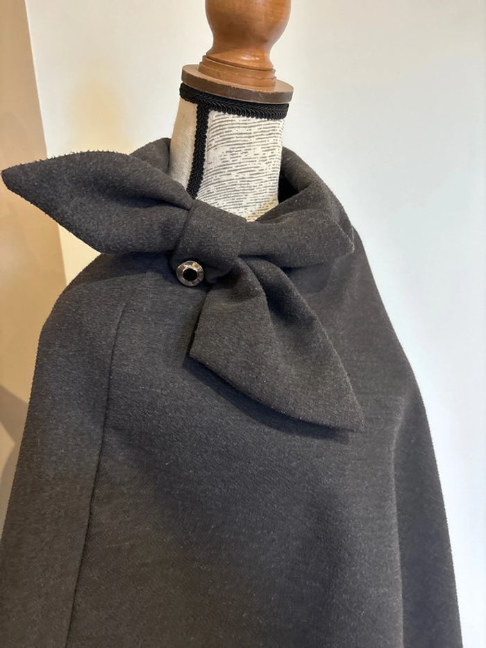 Cape dessus le manteau - photo numéro 4