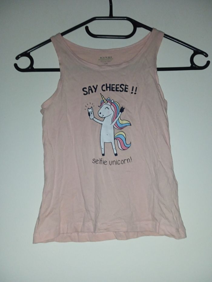 Tee shirt Kiabi taille 6 ans licorne