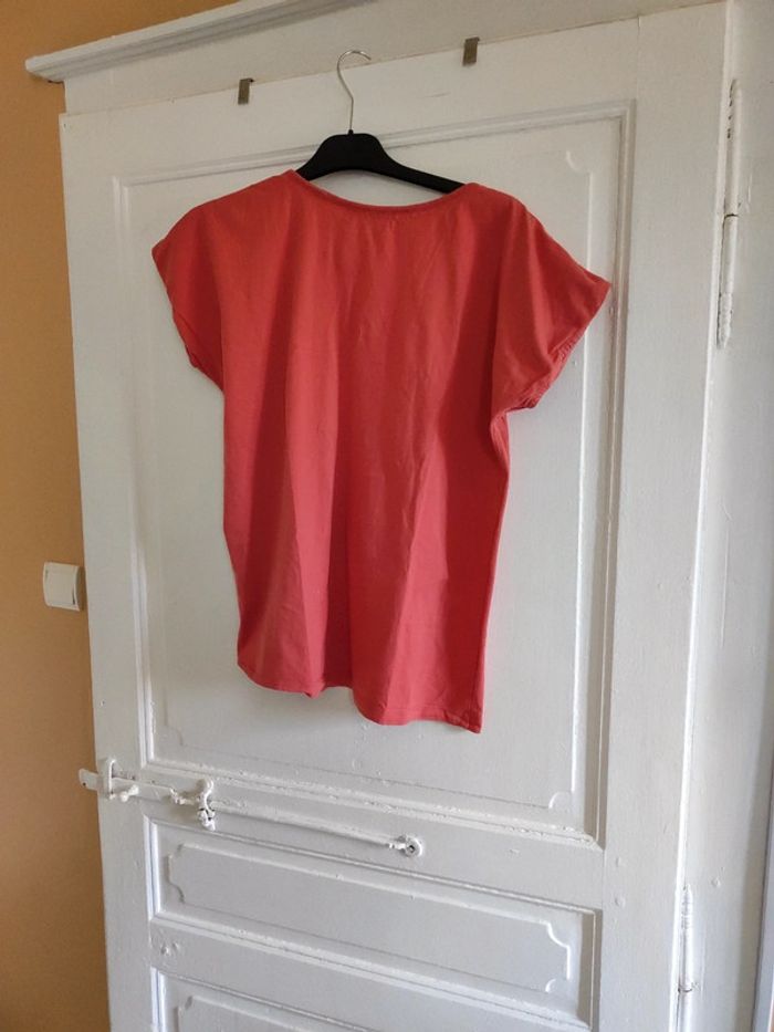 Beau petit tee shirt corail - photo numéro 4