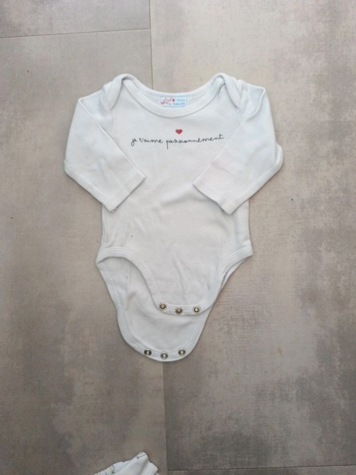 Lot 6 bodies 3 mois - photo numéro 4