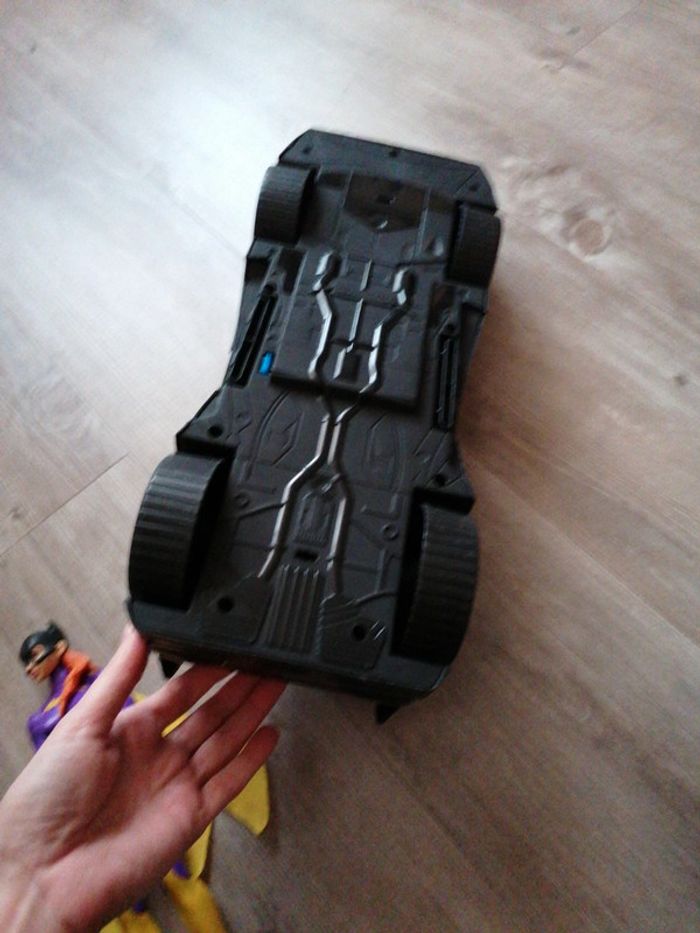 Voiture et figurines Batman - photo numéro 9