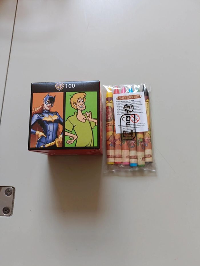 Lot crayon et jouet