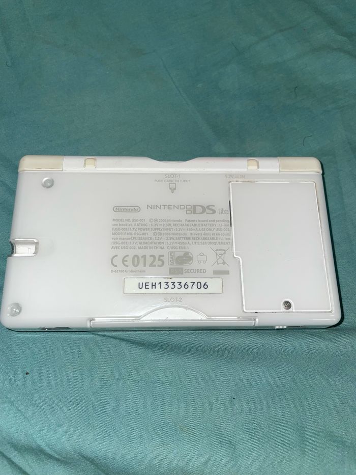 Nintendo DS Lite - photo numéro 3
