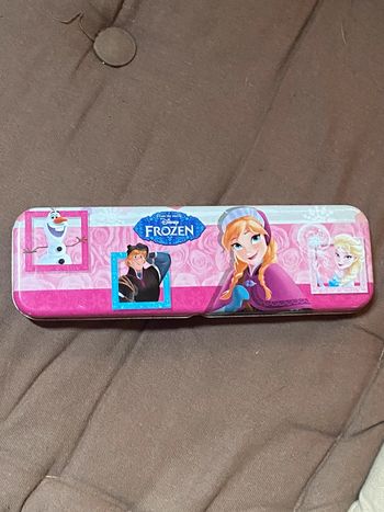 Trousse en métal Reine des neiges