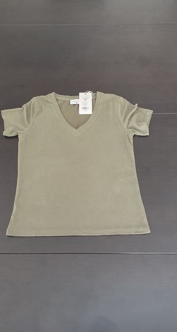 T shirt neuf kaki en S 
