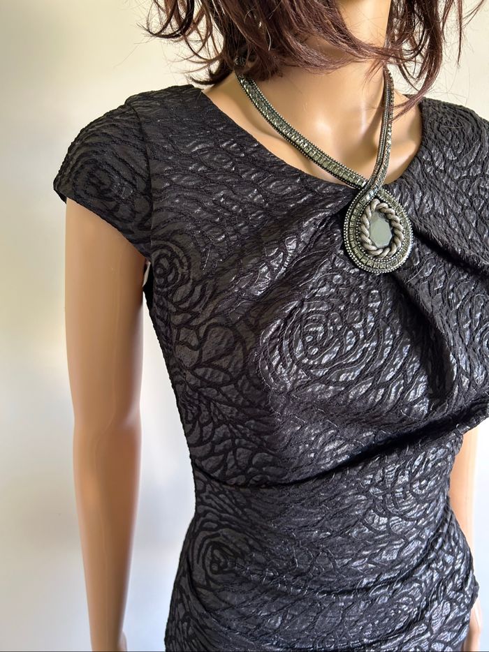 Robe noire à manches courtes Rinascimento taille S jamais portée - photo numéro 4