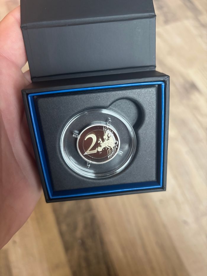 Pièce 2€ commémorative Notre-Dame de Paris 2025 – BE– Tirage limité - photo numéro 4