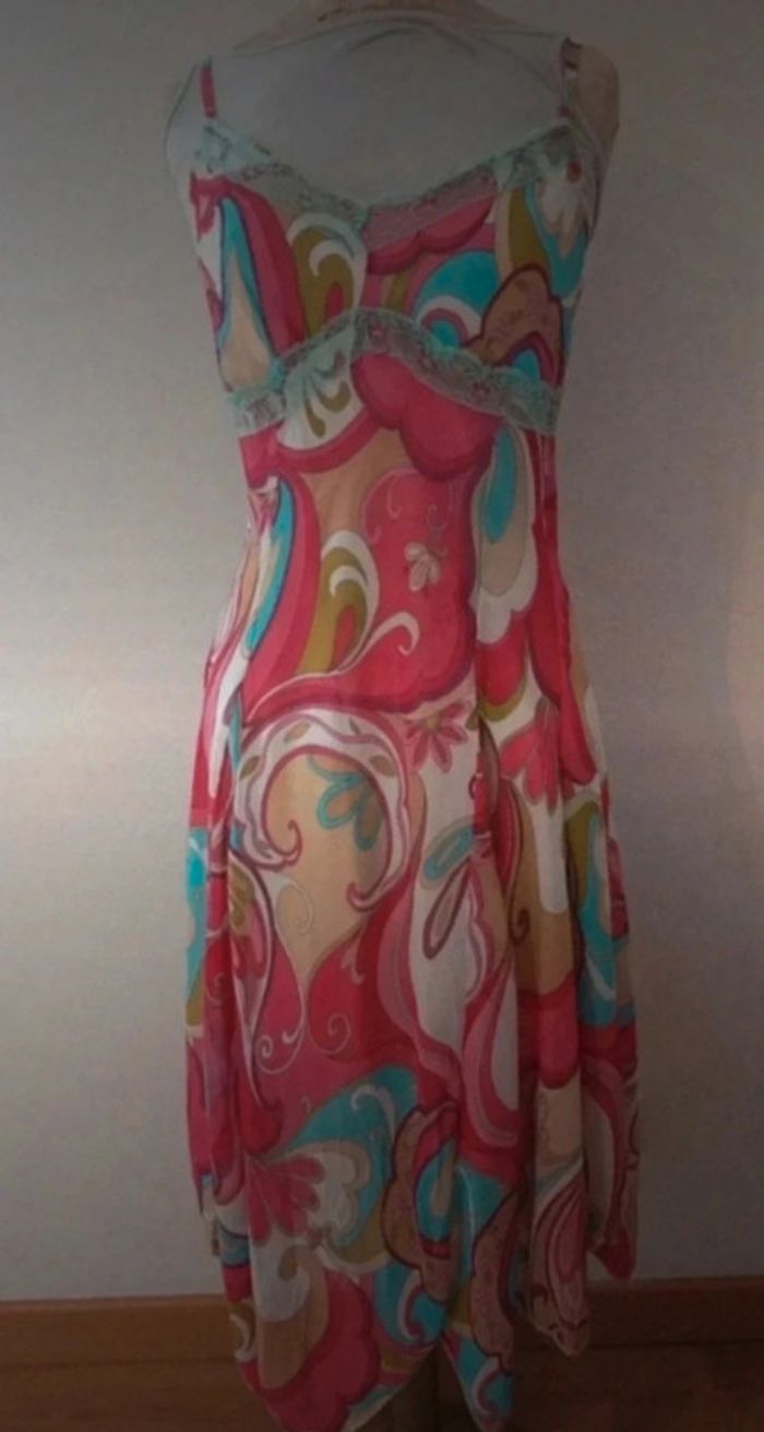 Magnifique robe avec dentelle