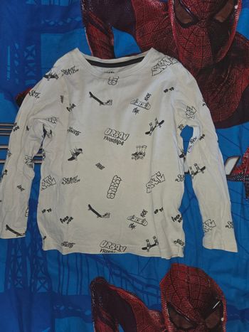 Tshirt kiabi  manche longue 5 ans