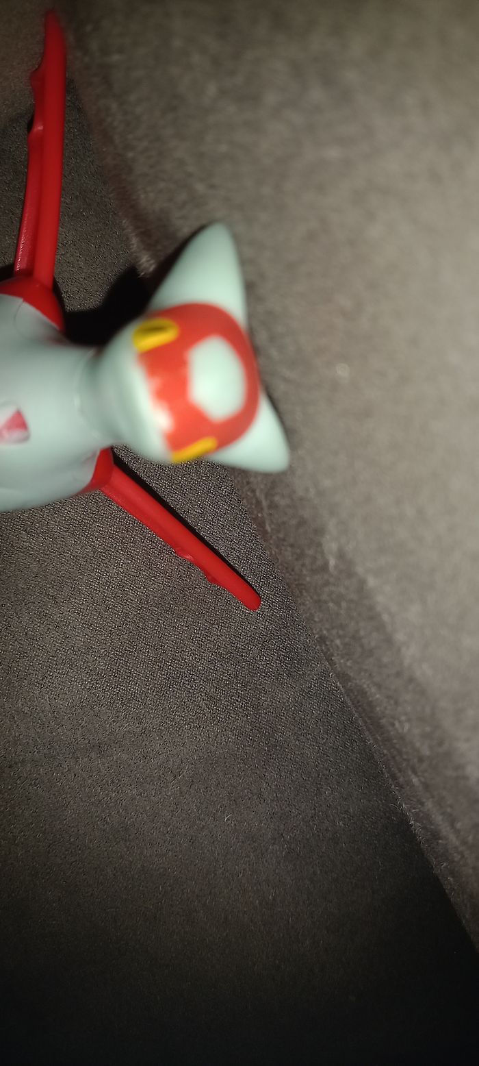 Figurine pokémon latias - photo numéro 4