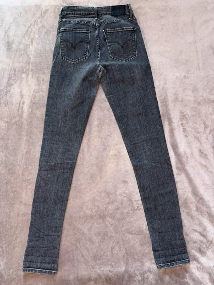 Jean gris LEVI’S femme taille 36 en très bon état. - photo numéro 11