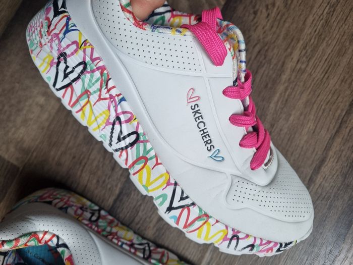 Sketchers Uno Lite blanches et multicolores. Fille. Taille 35
