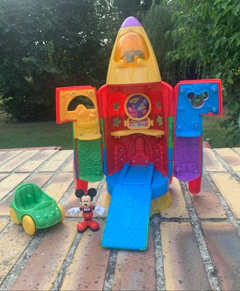 Mickey Disney la fusée sonore et lumineuse sa figurine et sa voiture