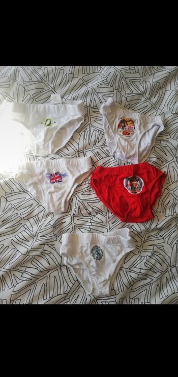 Lot 5 slips 6 ans marques diverses 1€5