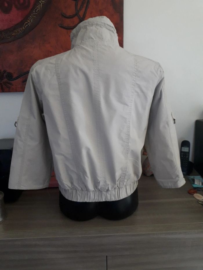 Veste d ete légère femme bershka taille L / 40 tres bon état - photo numéro 3