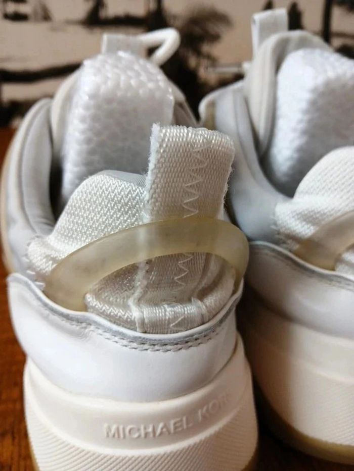 🖤 Baskets blanches Michael Kors – Taille 39 – Bon état - photo numéro 14