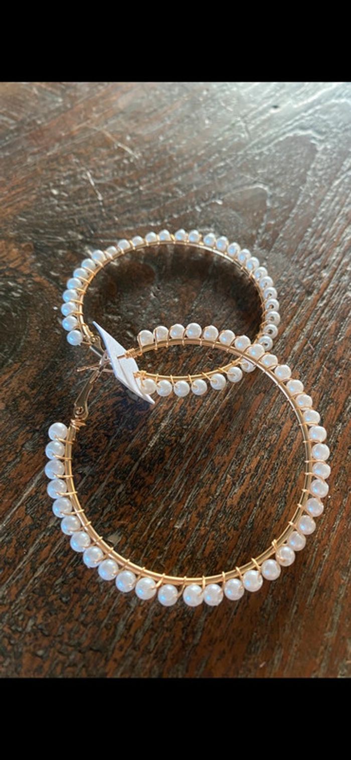 Magnifique paire de boucles d’oreilles avec perles - photo numéro 2