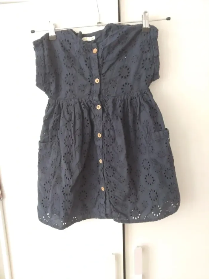 Robe dentelle anglaise verbaudet t7ans - photo numéro 3