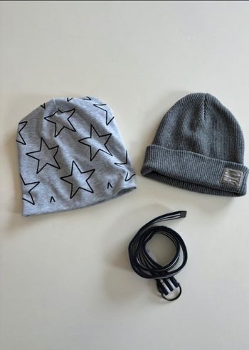 Lot de 2 bonnets et 1 ceinture