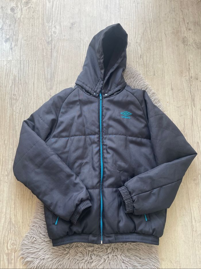 Manteau avec capuche Umbro - taille 16/17 ans