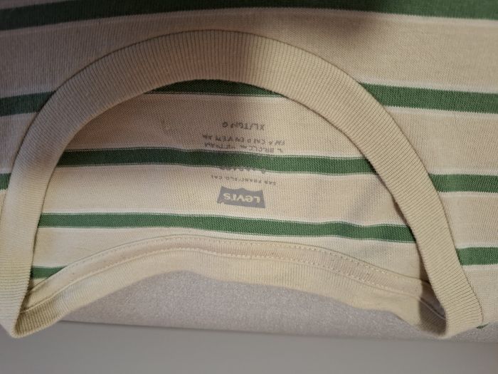 Joli tee-shirt homme Levi's XL rayé crème/vert très bon état - photo numéro 3