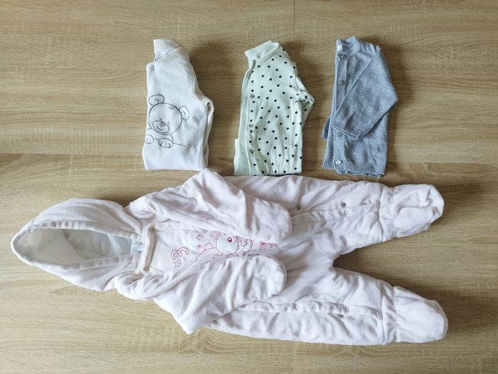 Lot Nid d'ange et vêtements 3 mois - photo numéro 1