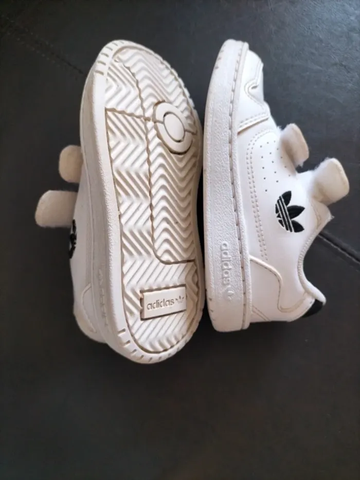 Baskets taille 25 Adidas - photo numéro 3