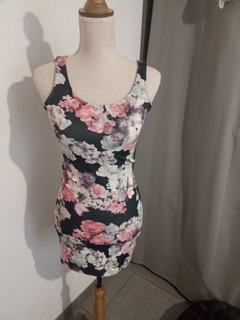 Neuve avec étiquette la robe estivale