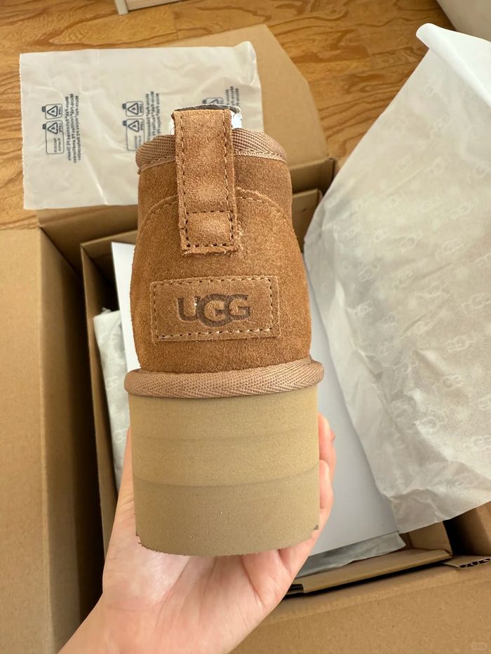 Ugg mini Snow boots taille 40 - photo numéro 4