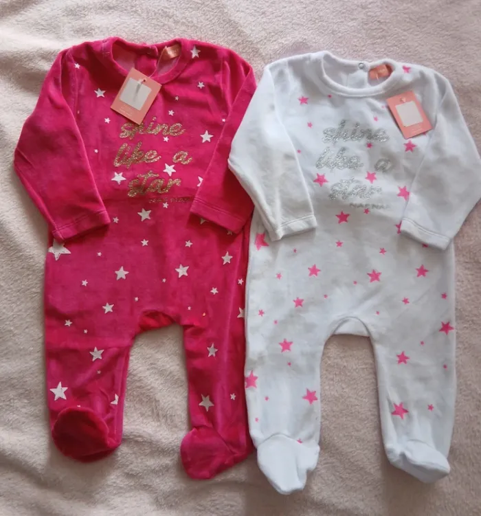 Lot de 2 pyjamas neufs Naf Naf 9-12 mois