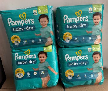 136 couches Pampers baby dry taille 6