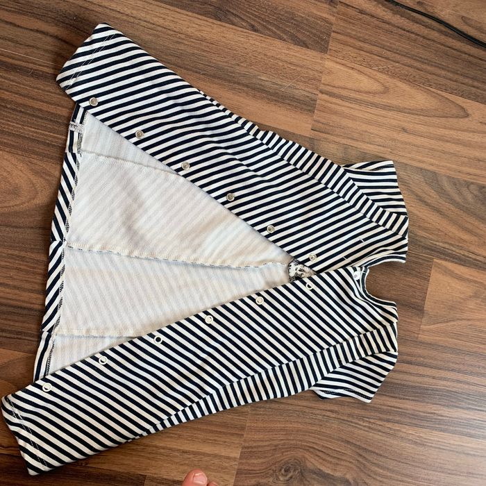 Robe IKKs bébé 12 M - photo numéro 2