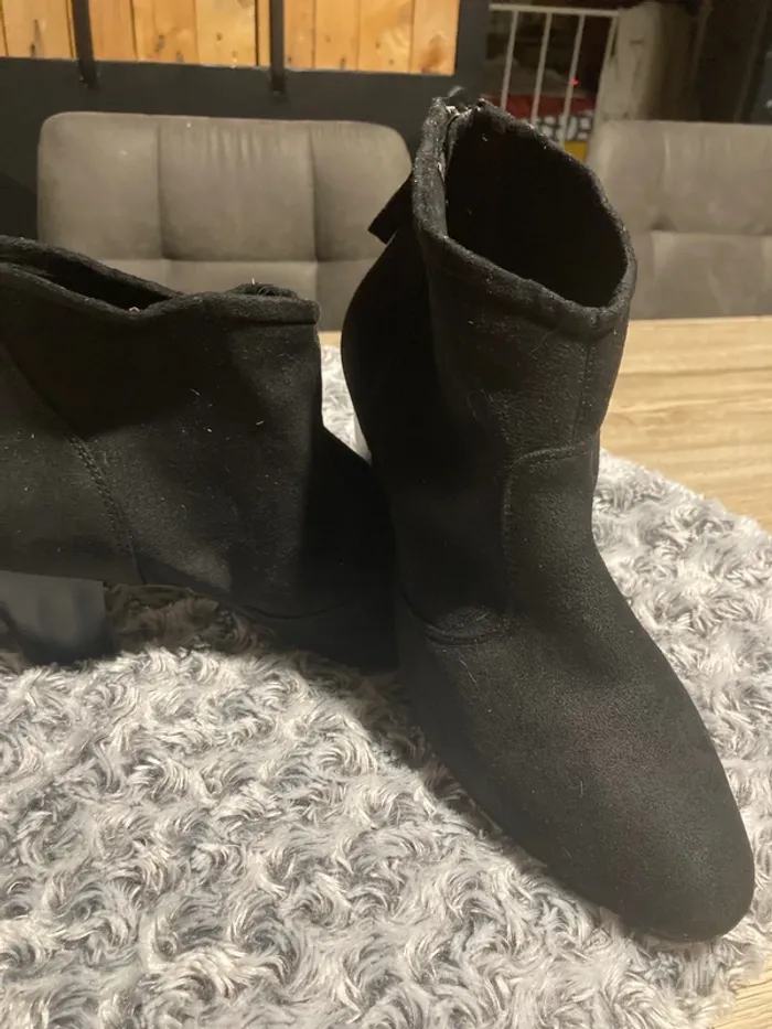 Bottine noir fermeture à l’arrière